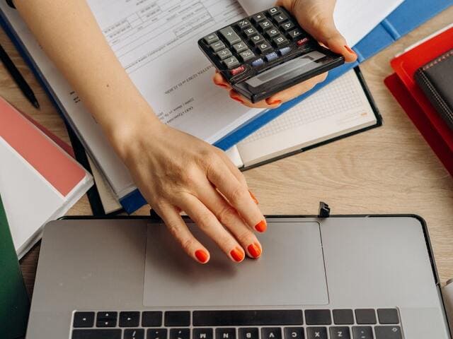 Exemples de sujets et de problématiques pour un mémoire sur la dématérialisation comptable