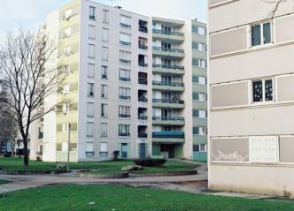 Emploi : y a-t-il une différence entre les jeunes diplômés des quartiers prioritaires et les jeunes diplômés des autres quartiers ?