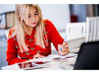Rédiger une thèse : prérequis, cahier des charges, travaux de recherche, méthodologie