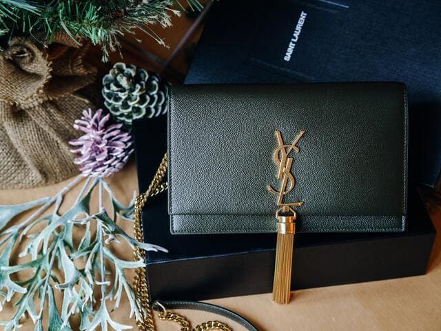 5 forces de porter - Yves Saint Laurent