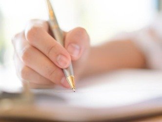 Comment commencer un commentaire de texte ? Méthode et exemple